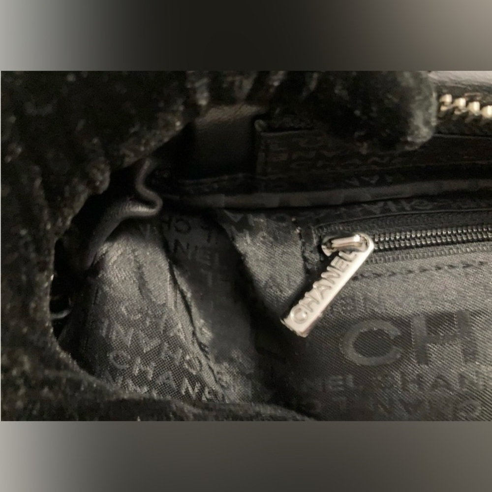 Lambskin Shoulder Bag - Picture 10 of 12